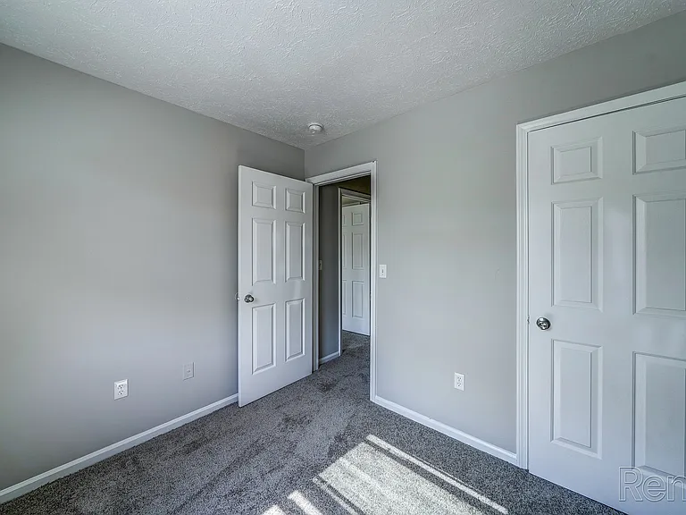 1100 E Ohio St — Photo 30