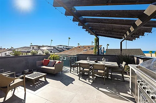 1139 W Balboa Blvd Photo 1