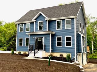 8 Pollard Rd, Plaistow, NH 03865