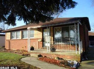 29708 Tamarack St, Flat Rock, MI