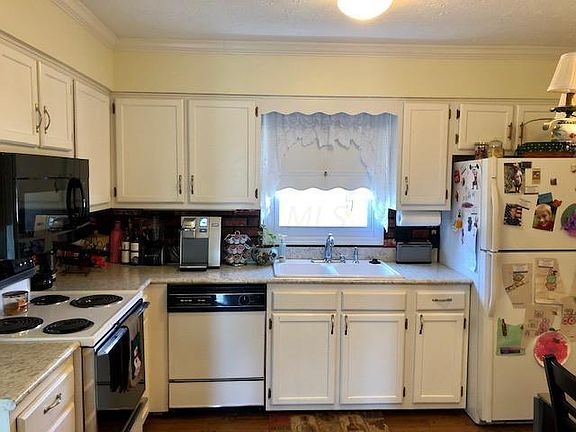 3rd image of 255 Constitution Dr
