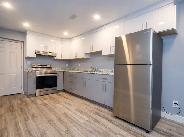 33270 Shelley Ave #Basement, Abbotsford, BC V2S 1A5