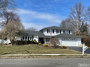 12 Ray Dwier Dr, Hamilton, NJ 08690