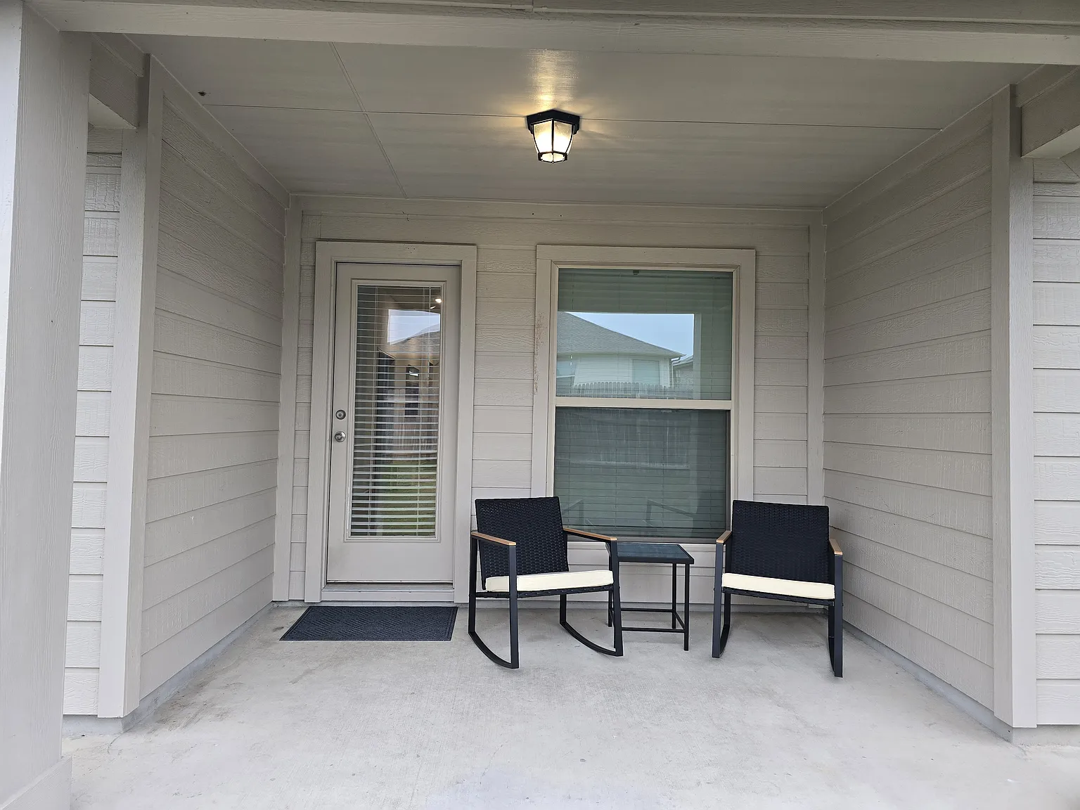 4 bed, 2198 sqft, $3,800 — Photo 1