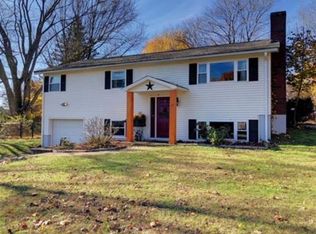 17 Kennedy Dr, Dudley, MA 01571