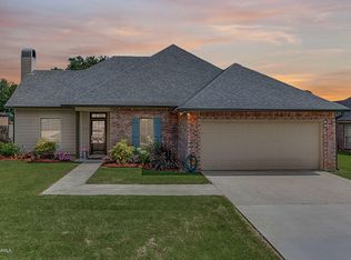229 Barksdale Dr, Broussard, LA 70518
