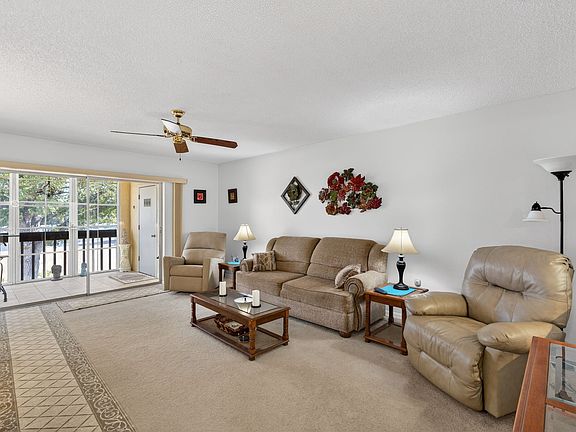 Livingroom - view 1