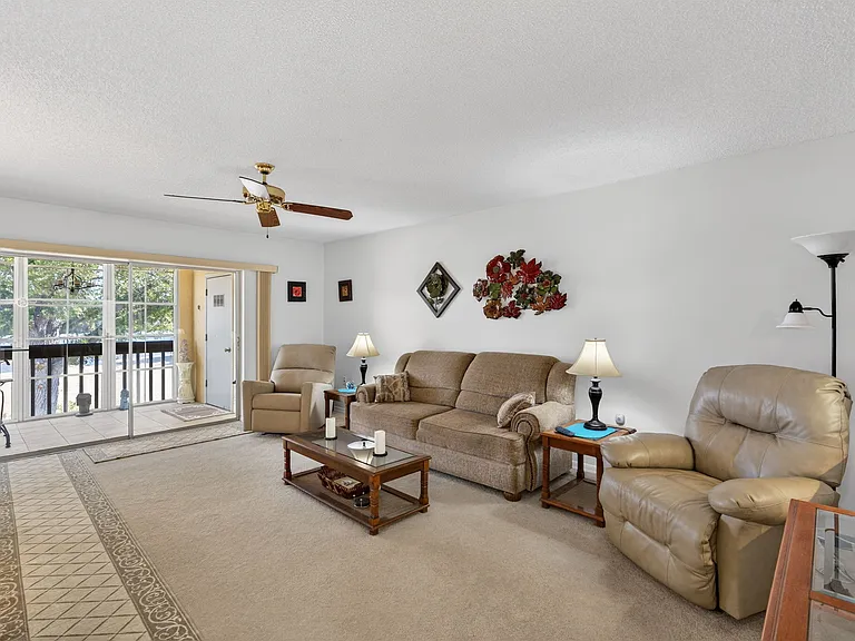 Livingroom - view 1