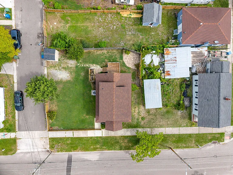 1109 Orange St — Photo 55