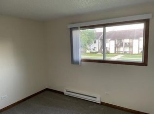 536 Parkview Ln APT 6, Lockport, IL 60441