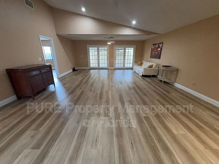 5032 SE 107th Pl — Photo 6