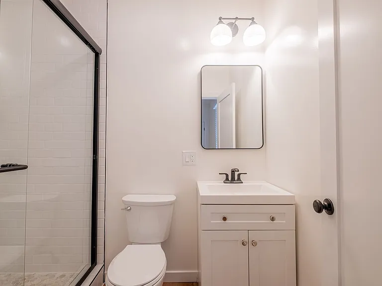 108 Broadway Residences — Photo 16