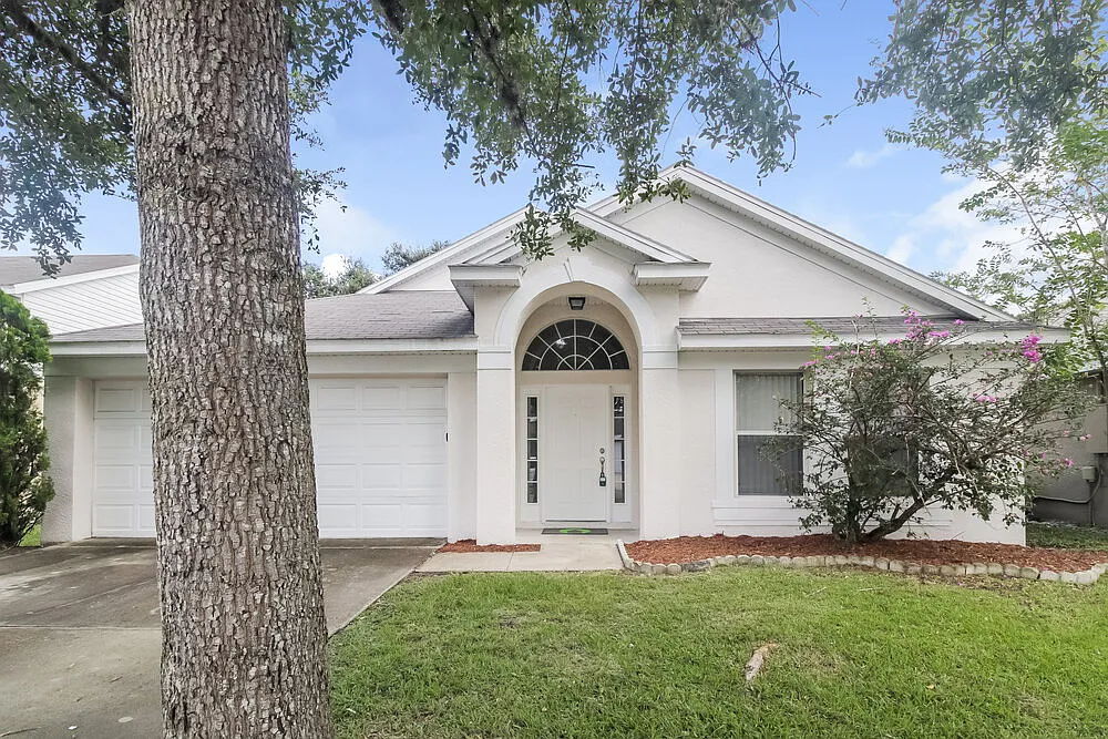 4 bed, 2.0 bath, 1871 sqft, $2,575 — Photo 1