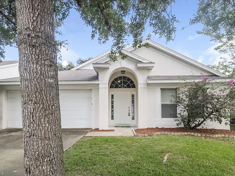 2131 Colonial Woods Blvd — Photo 1