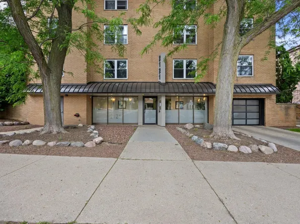 2121 N Cambridge Ave, Milwaukee, WI