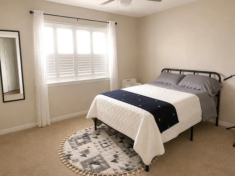 1720 N Highlands Ave — Photo 1