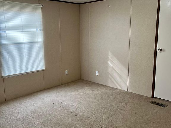 4th image of 208 S 18th St