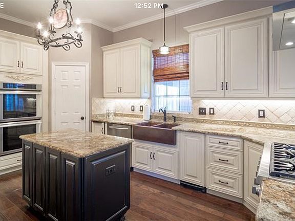 3rd image of 2500 Oak Brook Dr