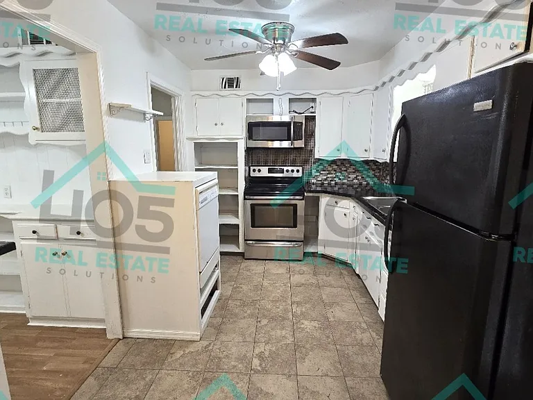 2113 Candy Ln — Photo 5