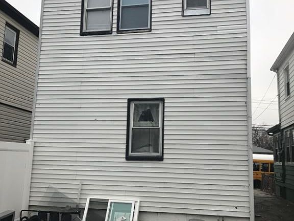 2nd image of 11644 142nd St