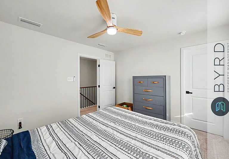 18606 Holly Crest Dr — Photo 31