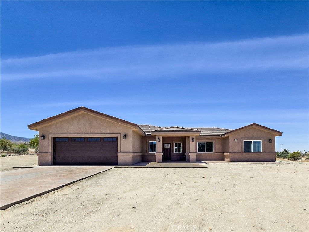 11462 Prado Rd, Pinon Hills, CA - View 3