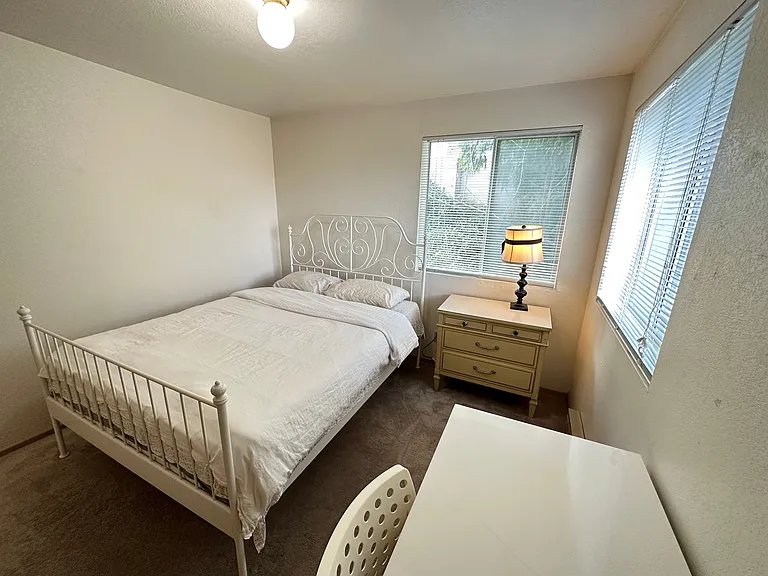 4727 Ravenna Ave NE #401 — Photo 6