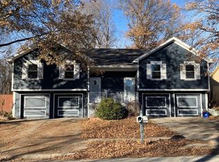 8016 NW 79th Ter, Kansas City, MO 64152