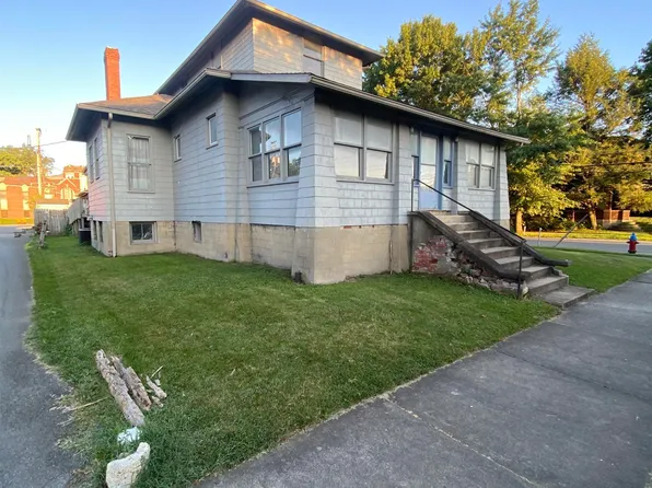 203 4th St, Elkins, WV 26241