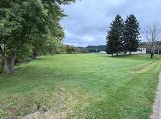 1945 Possum Hollow Rd SE, New Philadelphia, OH 44663