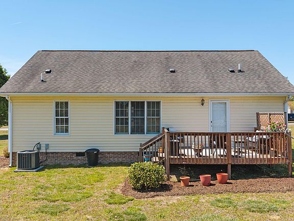 3rd image of 65 Candlewood Dr