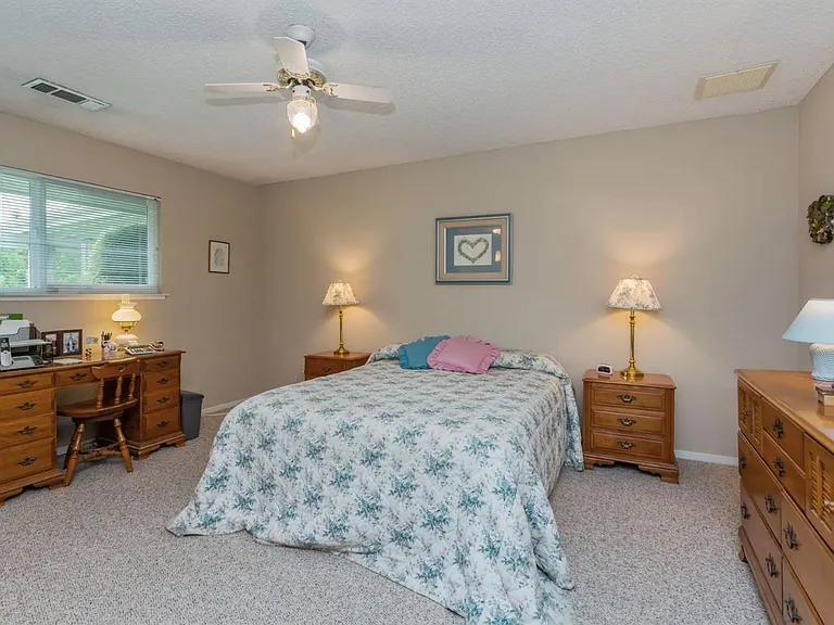10521 N Minnewawa Ave — Photo 18