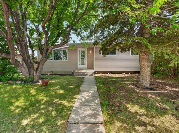 1632 W Robson Cres SE, Calgary, AB T2A 1Y7