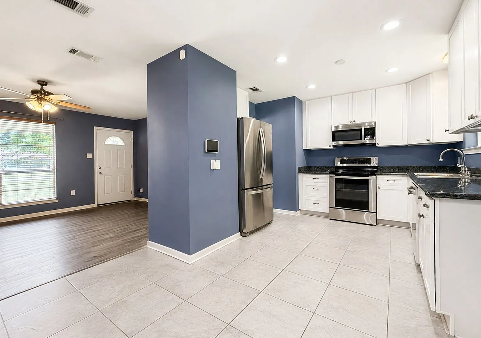 3 Bedroom House off Millerville | Fenced Yard — Photo 1