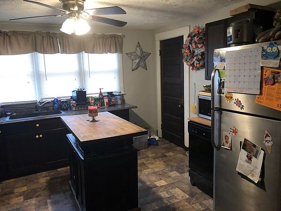 4th image of 824 Lynn St #1/2