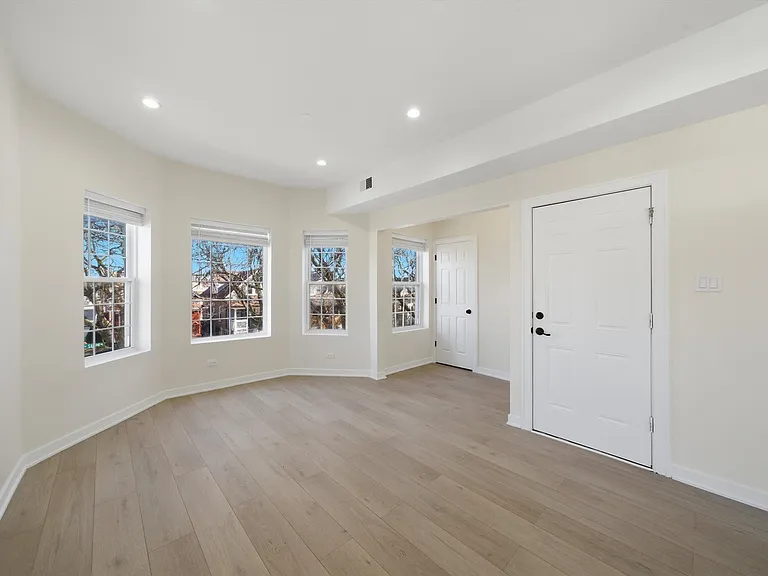 4957 W Superior St #2 — Photo 11