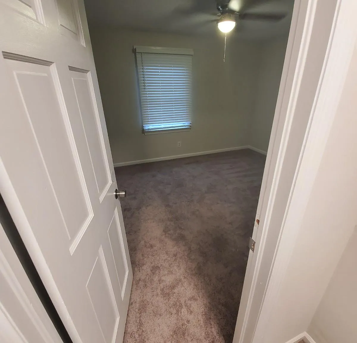 2 bed, 1.5 bath, 900 sqft, $1,499 — Photo 2