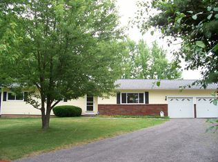 15 Appledore Cir, Rochester, NY 14623