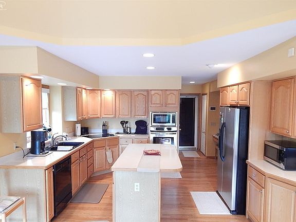 4th image of 5272 Wyndemere Sq
