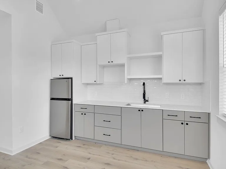 7208 Providence Ave #3B — Photo 5