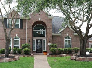 6109 Raintree Dr, Pearland, TX 77584