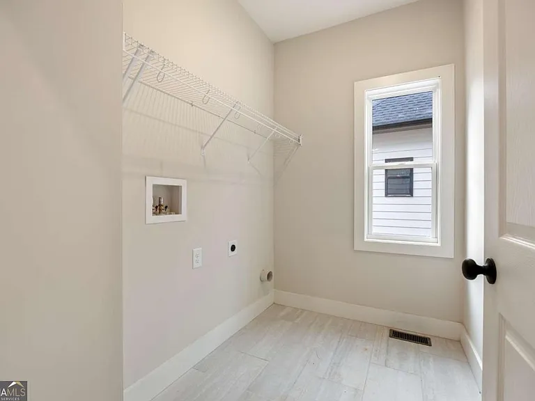 370 Ansley Dr — Photo 26