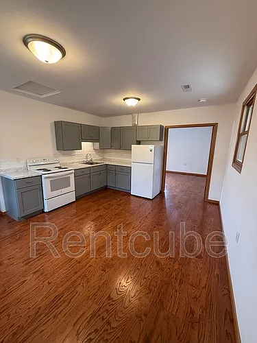 626 University Ave #2 Photo 1