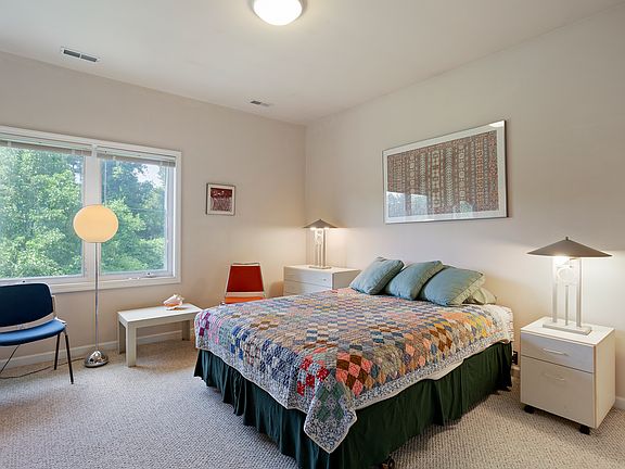 4th image of 36 Sackston Woods Ln