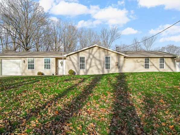 1090 Robb Hill Rd, Martinsville, IN 46151