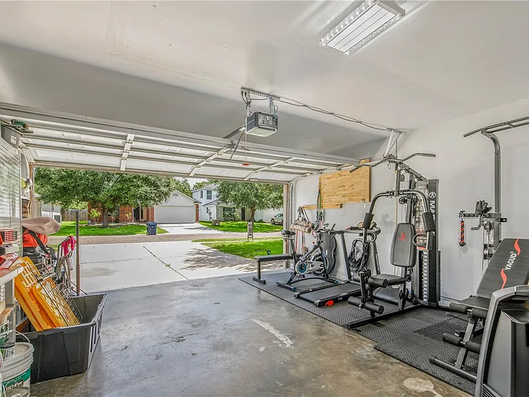 15236 Faircrest Dr — Photo 22