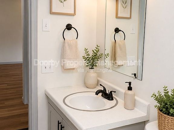 5th image of 1300 Koblan Dr Unit A