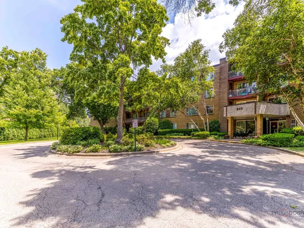 945 E Kenilworth Ave Unit 120, Palatine, IL 60074