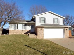 119 Oakmoor Dr, East Peoria, IL 61611