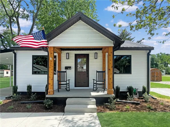 305 E Van Buren Ave, Casey, IL 62420